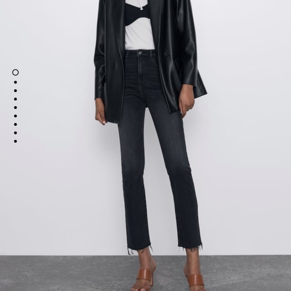 Z1975 HIGH RISE VINTAGE LOOK JEANS ZARA
